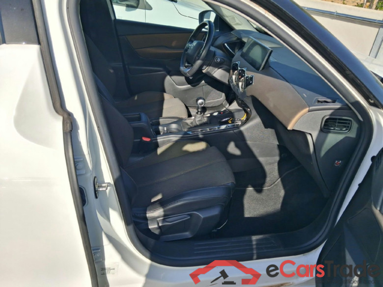 DS DS 3 Crossback / 2018 / 5P / todoterreno PureTech 73 kW Manual SO CHIC (AC) #6