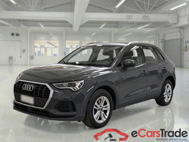 AUDI Q3 / 2018 / 5P / SUV 35 TDI S tronic Business #1