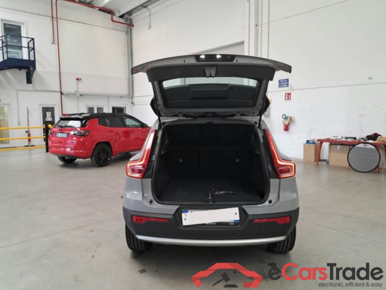 VOLVO XC40 / 2021 / 5P / SUV B3 automatico Essential #5