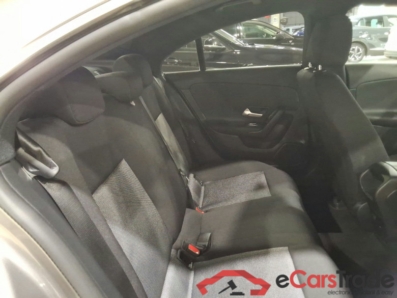 MERCEDES-BENZ CLA 1.3 CLA 180 BUSINESS LINE DCT #5