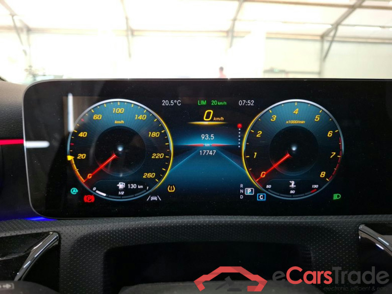 MERCEDES-BENZ Classe A Compact / 2018 / 5P / Berline A 200 AMG Line 7G-DCT #6