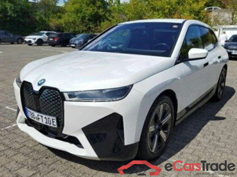 BMW iX 