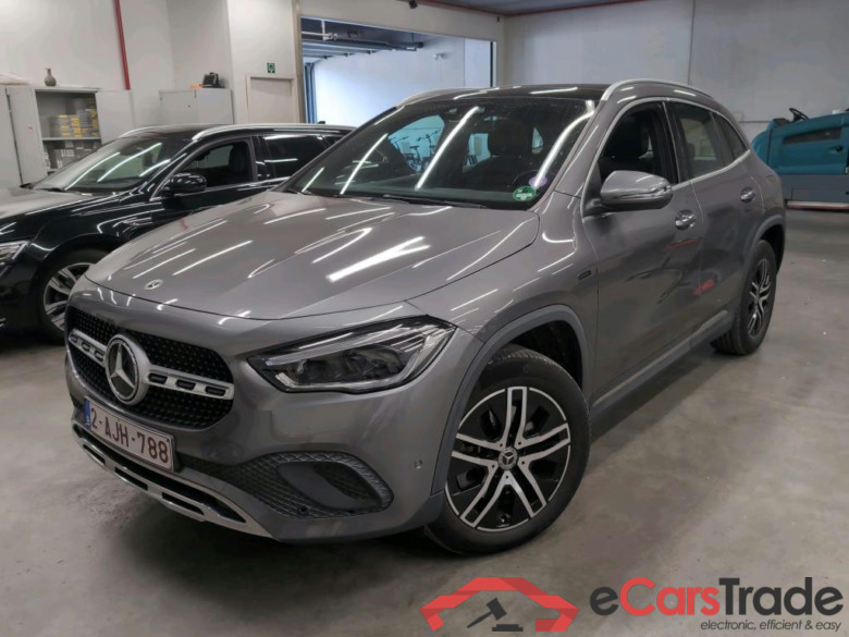 MERCEDES - MER GLA 250e 218PK DCT Business Solution Pack Plus & Towing Hook With ESP  * HYBRID *