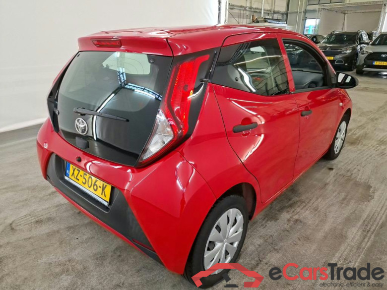 Toyota AYGO 1.0 VVT-i x-fun 5d #2