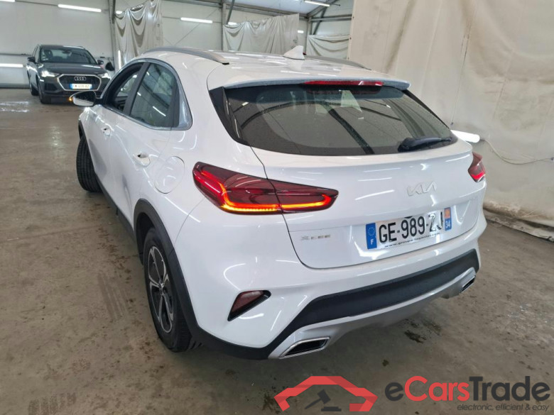 KIA XCeed / 2019 / 5P / Crossover 1.6 GDI ISG ISG PHEV ACTIVE BUS DCT6 #3