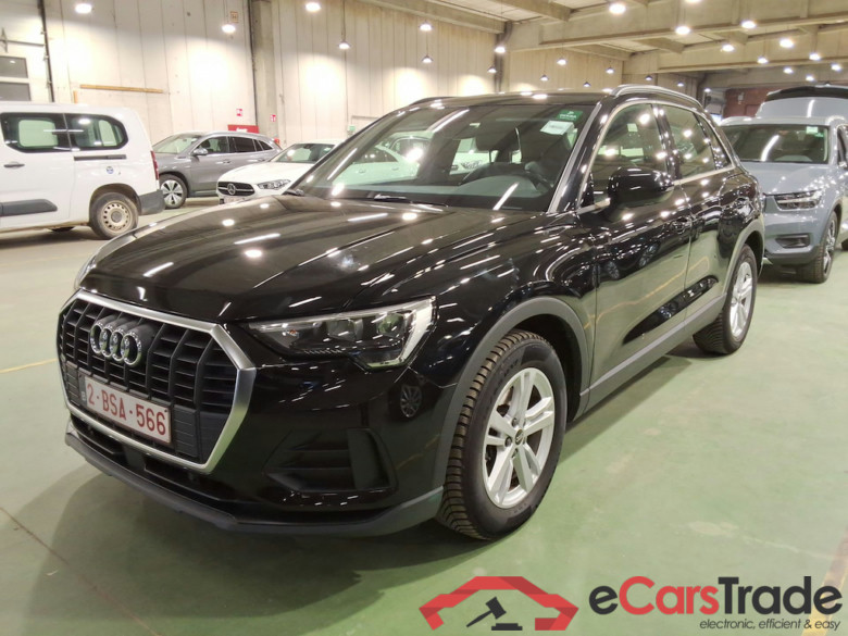 AUDI Q3 2.0 35 TDI S TRONIC BUS. ED. ATTRACTION