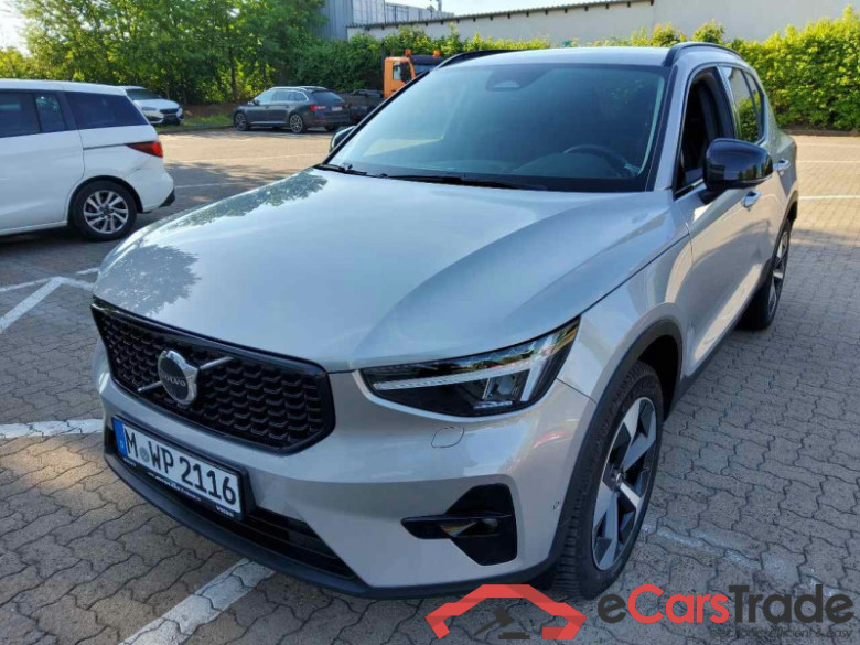 Volvo XC40 (2017->) DE - SUV5 B4 2WD EU6d, Plus Dark, (Facelift) 2022 - 2024