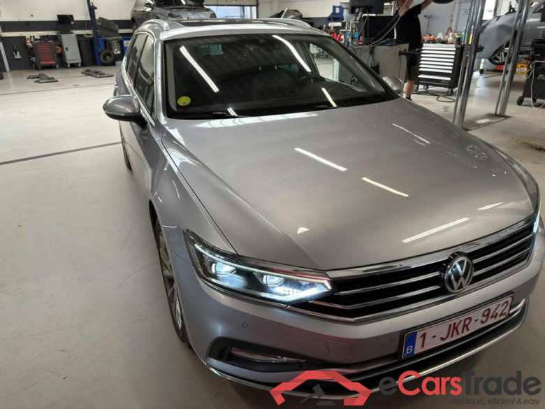 VOLKSWAGEN Passat Variant Dsl SW 1.6 TDi SCR Elegance Business DSG #2