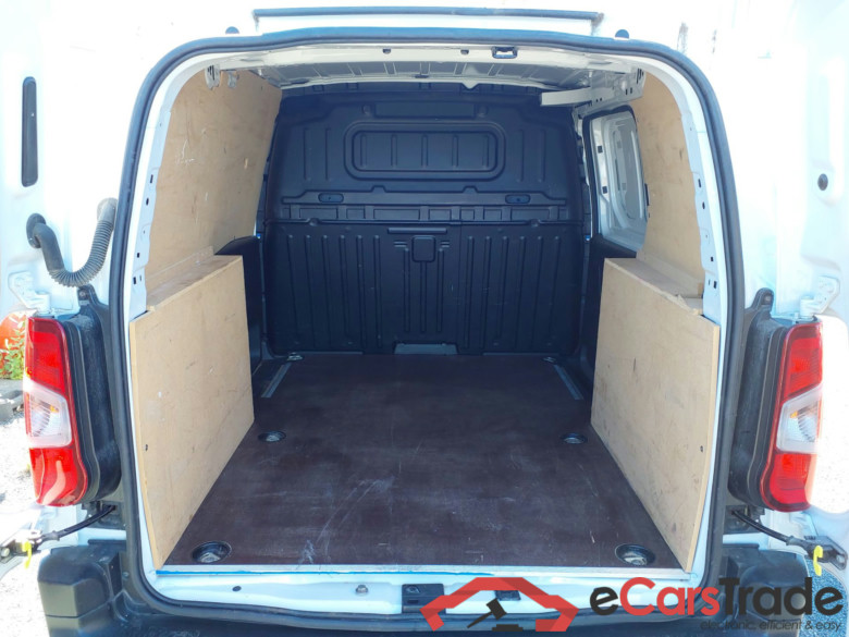 OPEL Combo  OPEL Combo  CARGO HDI 100 TAILLE M 950KG + PACK CHANTIER + CAMERA AR + RADIO DAB TABLETTE 8’’ #2