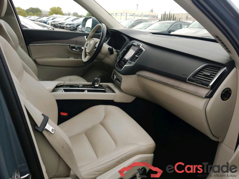 VOLVO XC90 / 2019 / 5P / todoterreno 2.0 T8 AWD Core Recharge Auto #6