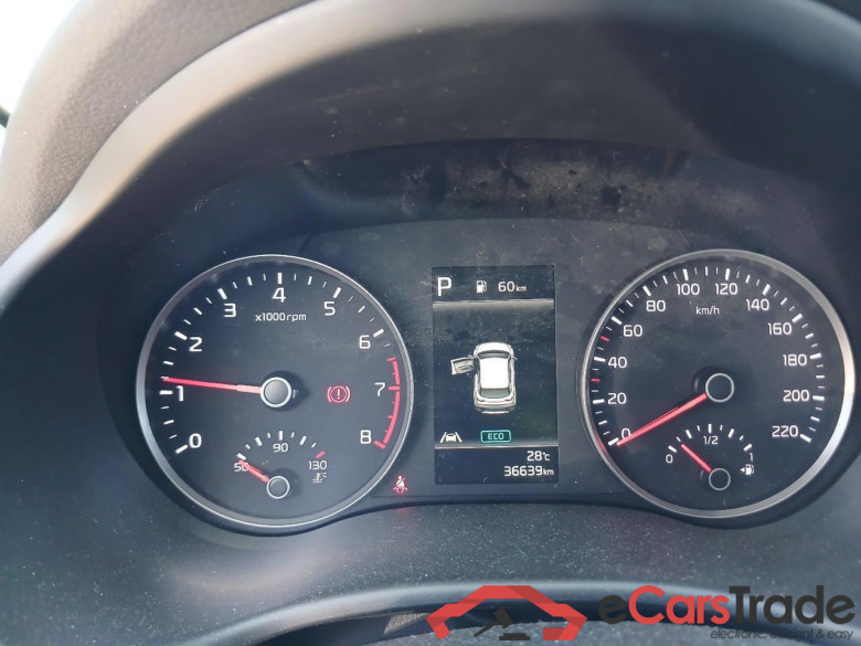 KIA Stonic / 2017 / 5P / todoterreno 1.0 T-GDi 88kW (120CV) MHEV Drive DCT #3