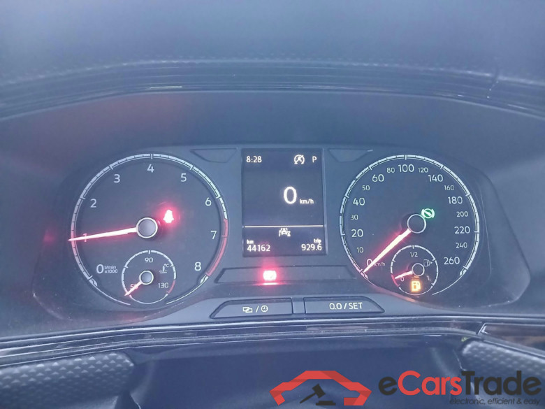 VOLKSWAGEN T-Cross / 2018 / 5P / todoterreno Advance 1.0 TSI 85kW (115CV) DSG (AC) #4