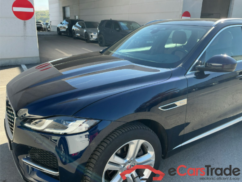 Jaguar F-Pace 2.0 D165 Mild-Hybrid AWD Aut. Pano LED Navi-Pro Leather KeylessGo Camera Klima PDC ...