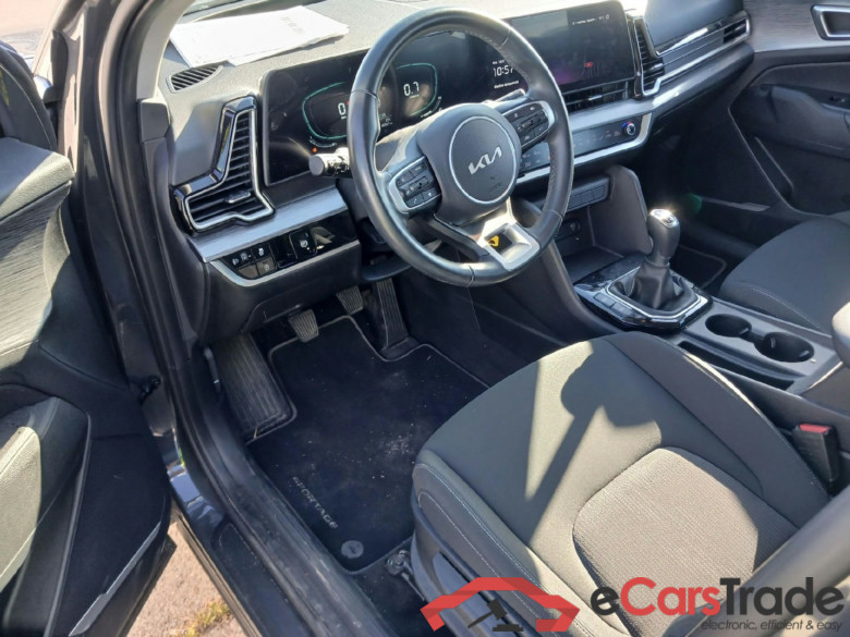 KIA Sportage / 2022 / 5P / todoterreno 1.6 T-GDi 110kW (150CV) Drive 4x2 #3
