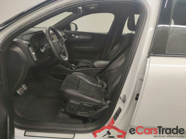 VOLVO XC40 1.5 T5 180 Recharge R-Design DCT 5d #3