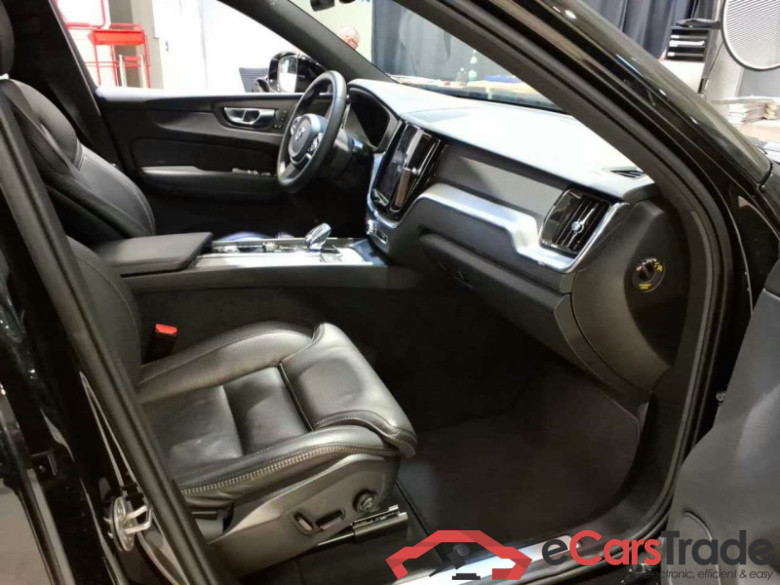 Volvo XC60 (03.2017->) DE - SUV5 B5 (Benzin) AWD EU6d, Plus Black Edition Mild-Hybrid, (Facelift) 2023 #2