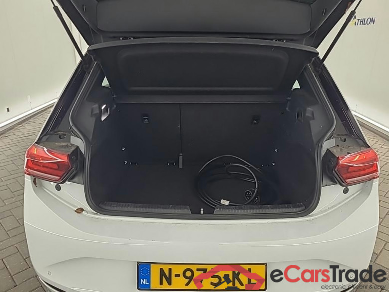 VOLKSWAGEN ID.3 58kWh 107kW Life auto 5D #5