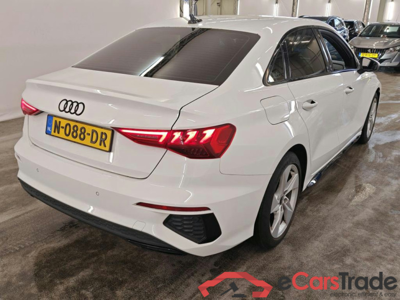 Audi A3 Limousine 30 TFSI S tronic S edition 4d + Optiekpakket Zwart #2
