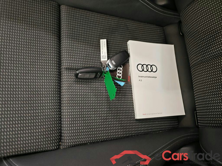 Audi A3 Limousine 30 TFSI S tronic S edition 4d + Optiekpakket Zwart #4