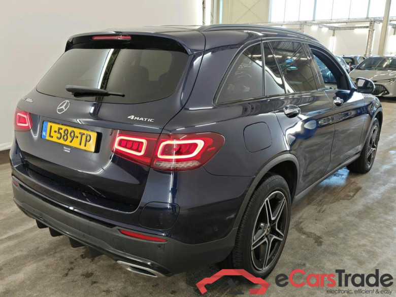 Mercedes-Benz GLC GLC 300 e 4MATIC Business Solution AMG 5d + Pano #2