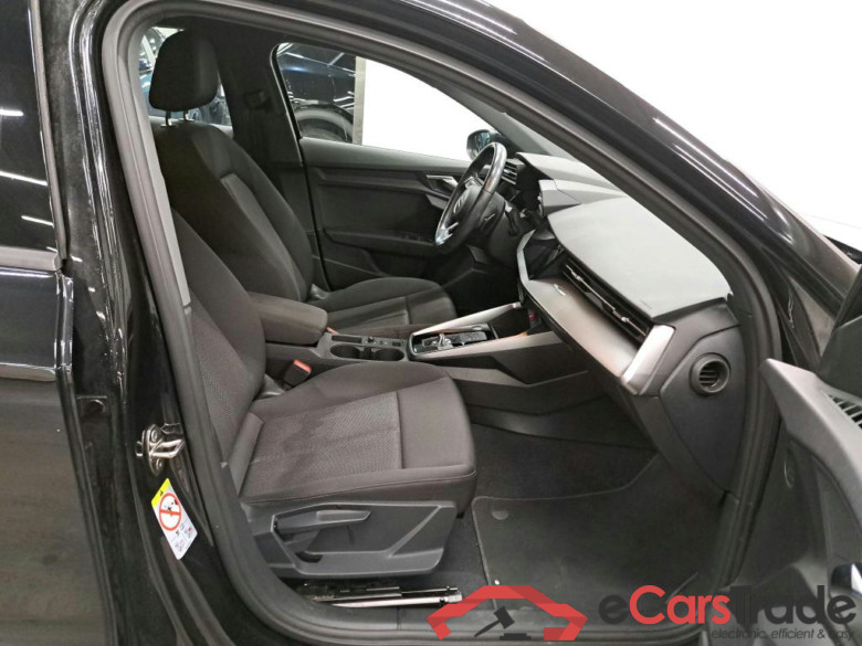 AUDI - AUD A3 BERLINE 35 TDi 150PK S-Tronic Attraction Business Edition & Pack Business With Heated Seats & Rear Camera #3