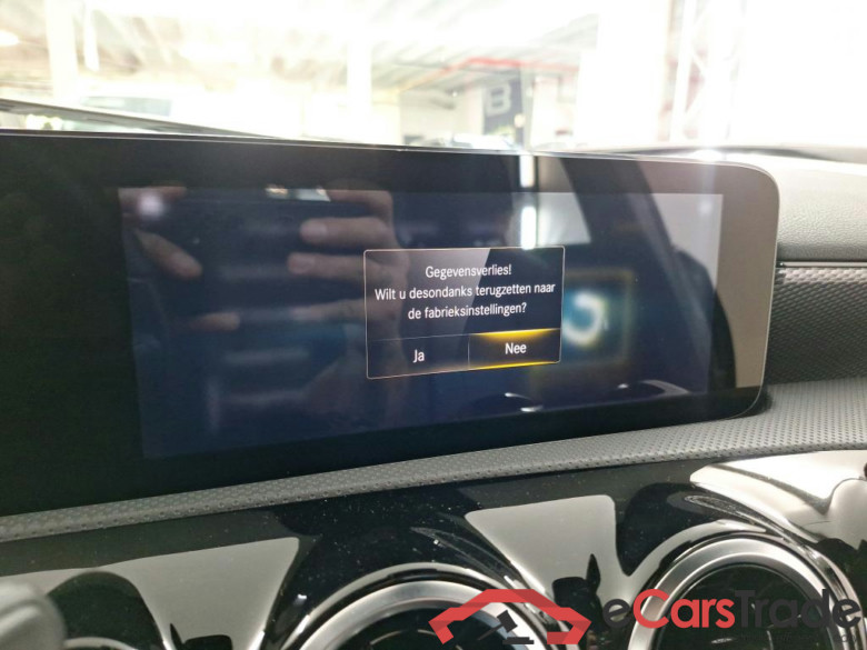 MERCEDES-BENZ A-CLASS LIMOUSINE 1.3 A 250 E LUXURY LINE DCT #4