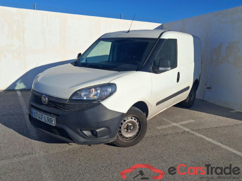 FIAT Doblò Cargo/2015/3P/furgón derivado de turismo Cargo Base Plus 1.3 Mjet 70kW (95CV) #1